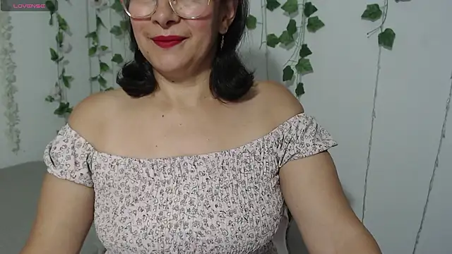 Snapshot of christy_ant chatting on 02.03.26 christy ant online show from 02.03.26