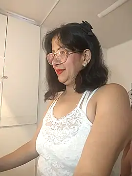 Snapshot of christy_ant chatting on 02.19.26 christy ant online show from 02.19.26