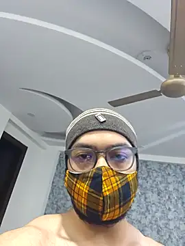 Snapshot of NunnuLelo chatting on 12.19.25 NunnuLelo online show from 12.19.25