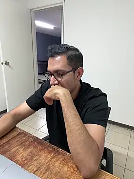 AdrianGarcia89 online show from 05.12.26
