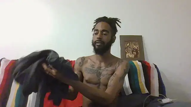 Snapshot of AverageAnt_ chatting on 02.18.26 AverageAnt online show from 02.18.26