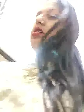 Snapshot of Hotmylips chatting on 04.12.26 Hotmylips online show from 04.12.26