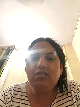 Snapshot of Hotmylips chatting on 04.14.26 Hotmylips online show from 04.14.26