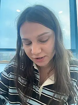 Niki Hug online show from 01.07.26