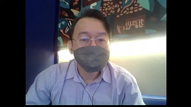 Snapshot of littlegoddyboy chatting on 12.23.25 littlegoddyboy online show from 12.23.25