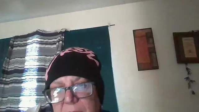 Snapshot of becky1111 chatting on 04.22.26 becky1111 online show from 04.22.26