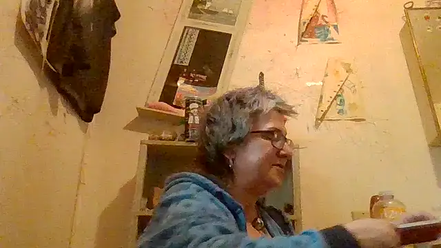 Snapshot of becky1111 chatting on 04.23.26 becky1111 online show from 04.23.26