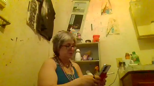 Snapshot of becky1111 chatting on 05.11.26 becky1111 online show from 05.11.26