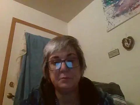 Snapshot of becky1111 chatting on 05.13.26 becky1111 online show from 05.13.26