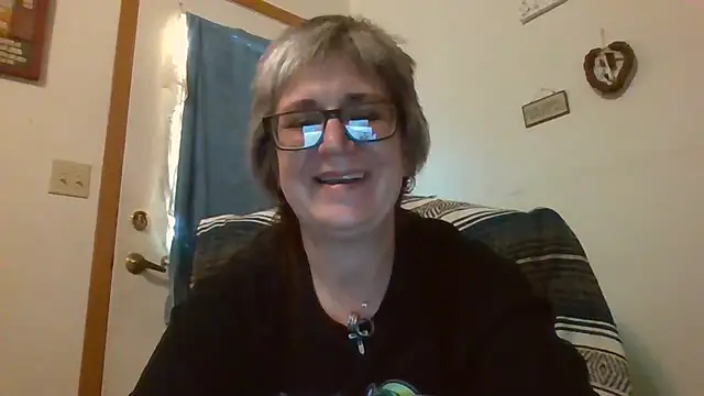 Snapshot of becky1111 chatting on 05.16.26 becky1111 online show from 05.16.26