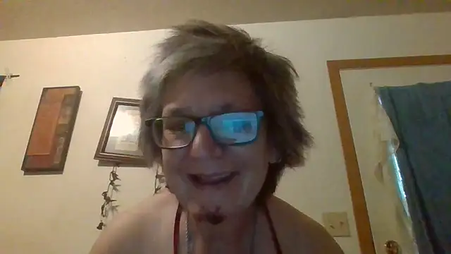 Snapshot of becky1111 chatting on 05.28.26 becky1111 online show from 05.28.26