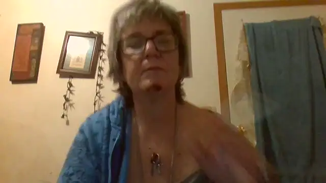 Snapshot of becky1111 chatting on 05.29.26 becky1111 online show from 05.29.26