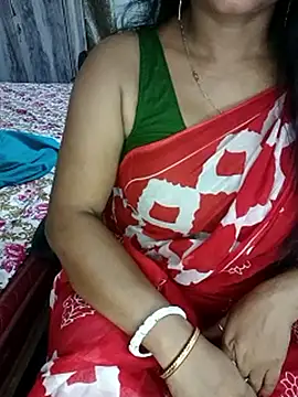 Snapshot of MAHI066 chatting on 04.28.26 MAHI066 online show from 04.28.26