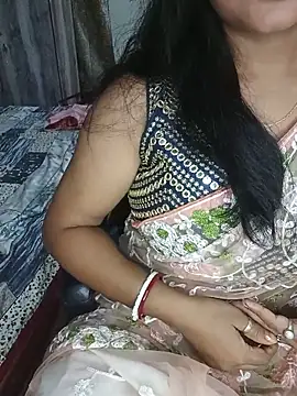 Snapshot of MAHI066 chatting on 05.20.26 MAHI066 online show from 05.20.26