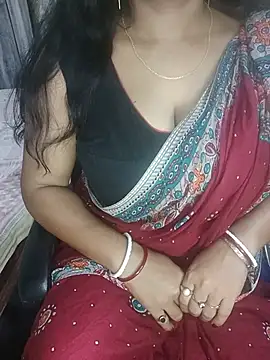 Snapshot of MAHI066 chatting on 06.04.26 MAHI066 online show from 06.04.26