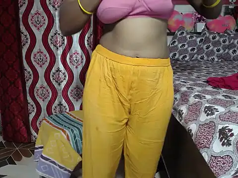 Snapshot of surbhi01 chatting on 06.26.26 surbhi01 online show from 06.26.26