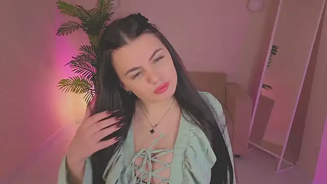 Snapshot of Mia_Evelyn chatting on 12.22.25 Mia Evelyn online show from 12.22.25