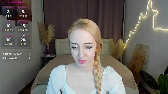 Snapshot of anora_baby chatting on 02.10.26 anora baby online show from 02.10.26