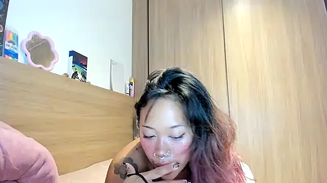 Snapshot of heavenngirlyy444 chatting on 01.09.26 heavenngirlyy444 online show from 01.09.26