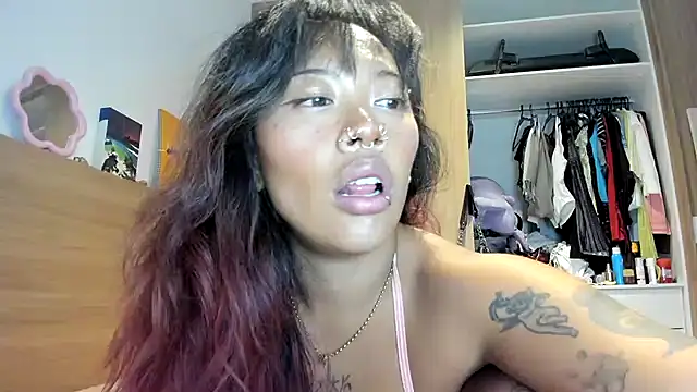 Snapshot of heavenngirlyy444 chatting on 02.02.26 heavenngirlyy444 online show from 02.02.26