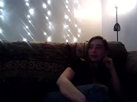 Snapshot of powercouple2025 chatting on 12.21.25 powercouple2025 online show from 12.21.25