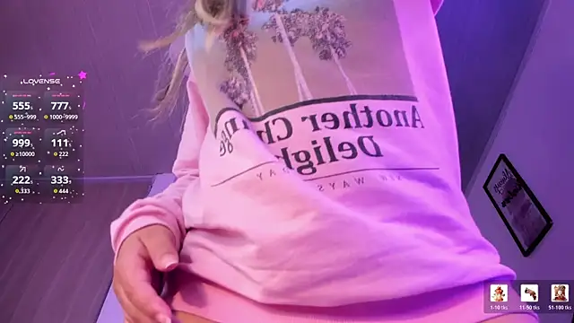 Snapshot of Violet_Blazee chatting on 01.07.26 Violet Blazee online show from 01.07.26