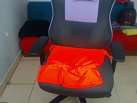 Snapshot of Boy_tatto77 chatting on 01.06.26 Boy tatto77 online show from 01.06.26