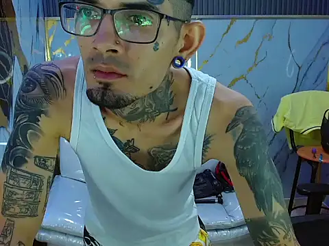 Snapshot of Boy_tatto77 chatting on 07.09.26 Boy tatto77 online show from 07.09.26