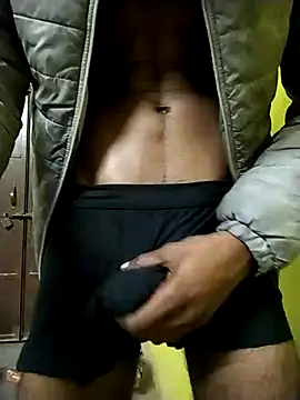 Snapshot of Jordyalnino92 chatting on 12.21.25 Jordyalnino92 online show from 12.21.25