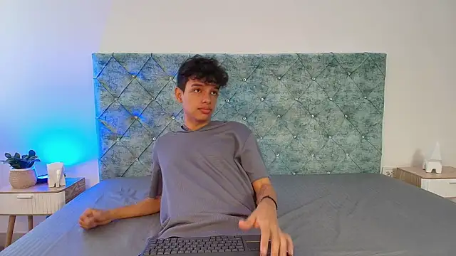 maxfrost 1 online show from 12.22.25