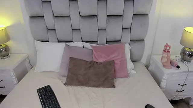 amber  ferrera online show from 03.19.26