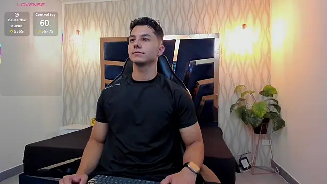 Noah Clarkk online show from 04.06.26