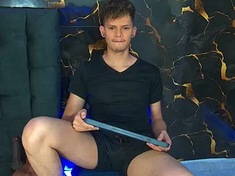 Snapshot of davilap_toyboy chatting on 01.15.26 davilap toyboy online show from 01.15.26