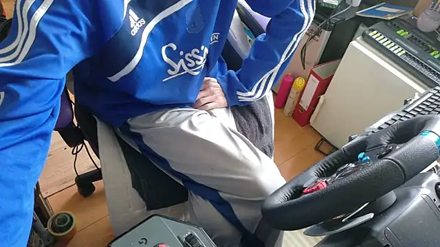 Snapshot of Gay-Versaut chatting on 02.09.26 Gay-Versaut online show from 02.09.26