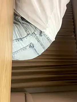 Snapshot of slow_inspiration chatting on 12.21.25 slow inspiration online show from 12.21.25