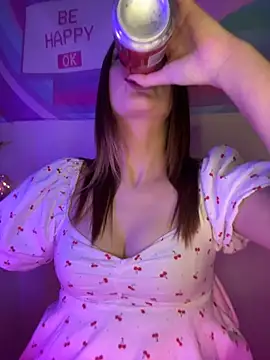 Snapshot of xopeach chatting on 12.20.25 xopeach online show from 12.20.25