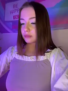 Snapshot of xopeach chatting on 12.21.25 xopeach online show from 12.21.25