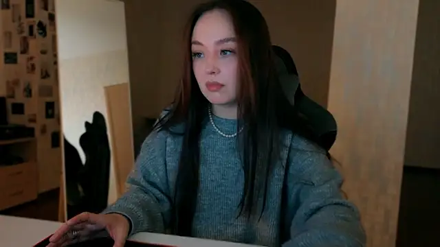 fallin lovee online show from 12.20.25