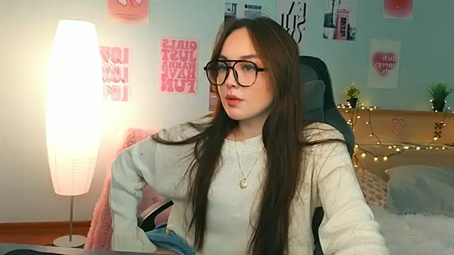 Snapshot of fallin_lovee chatting on 01.18.26 fallin lovee online show from 01.18.26