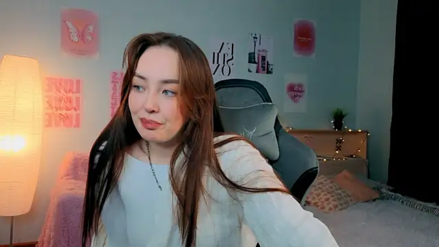 Snapshot of fallin_lovee chatting on 02.03.26 fallin lovee online show from 02.03.26