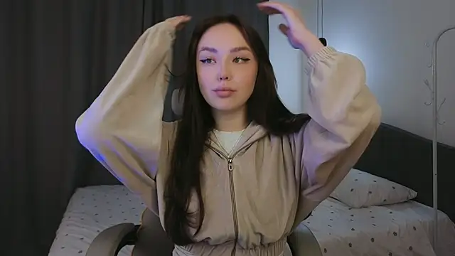 fallin lovee online show from 04.20.26