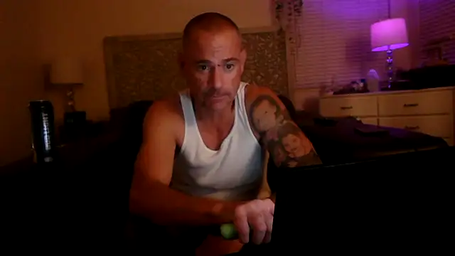 Snapshot of MISTERANDDEMI chatting on 06.11.26 MISTERANDDEMI online show from 06.11.26