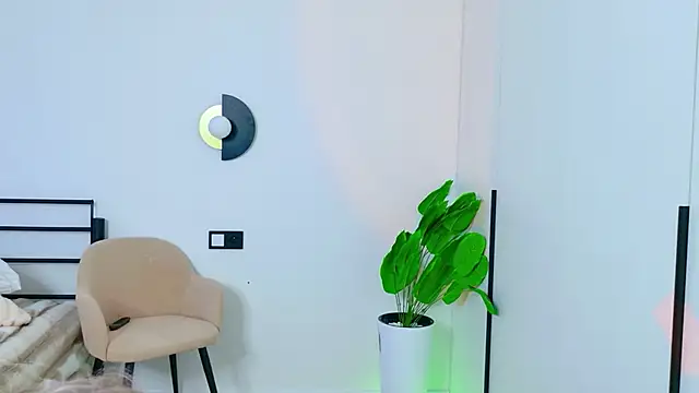 MidnightLily  online show from 03.25.26