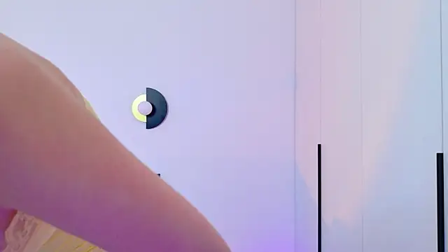 MidnightLily  online show from 04.03.26