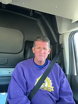 Snapshot of lvnlarge chatting on 12.22.25 lvnlarge online show from 12.22.25