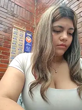 Snapshot of Ivy_enjoy chatting on 06.20.26 Ivy enjoy online show from 06.20.26