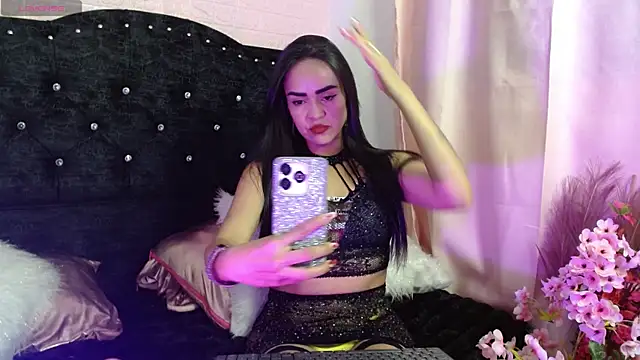 Snapshot of Ambar_Rouxee chatting on 01.05.26 Ambar Rouxee online show from 01.05.26