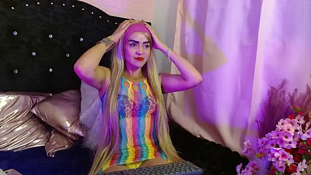 Snapshot of Ambar_Rouxee chatting on 01.09.26 Ambar Rouxee online show from 01.09.26