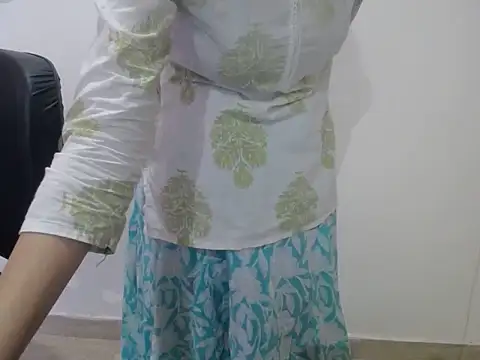 Farhana beautyfull online show from 04.15.26