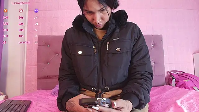 Snapshot of Skinny_FullDirty chatting on 01.12.26 Skinny FullDirty online show from 01.12.26